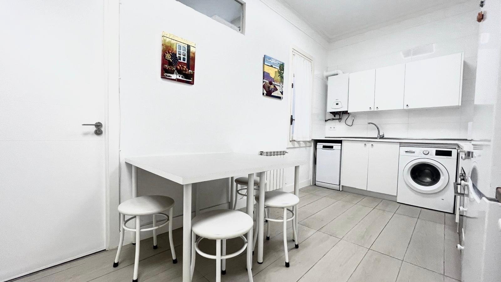 HABITACIÓN AMPLIA Y DE CALIDAD