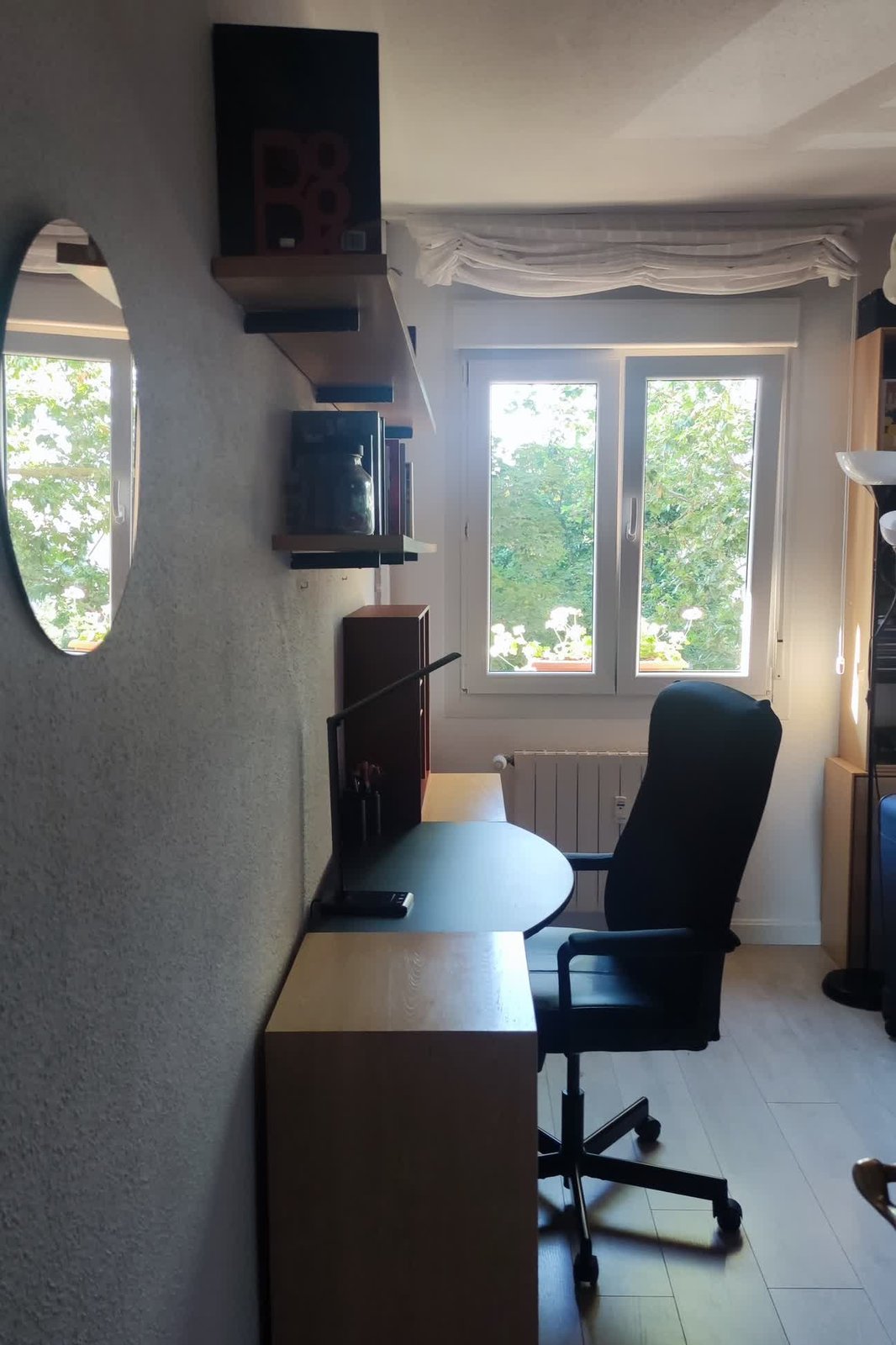 Se alquila habitación