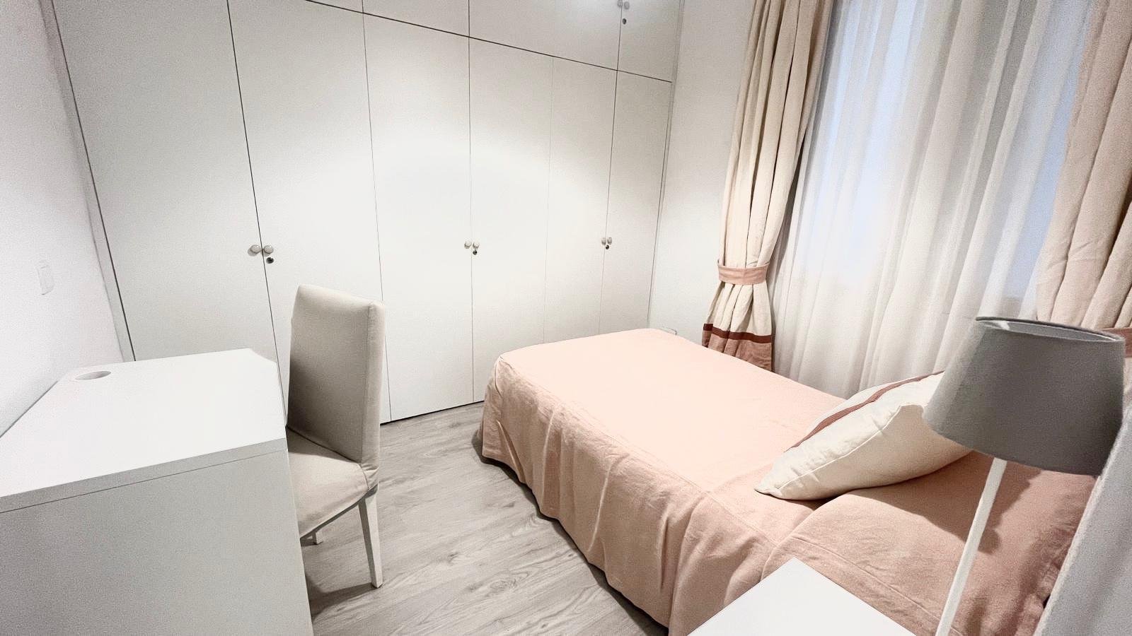 SPACIOUS AND HIGH QUALITY ROOM WITH XXL SUPER CLOSET
