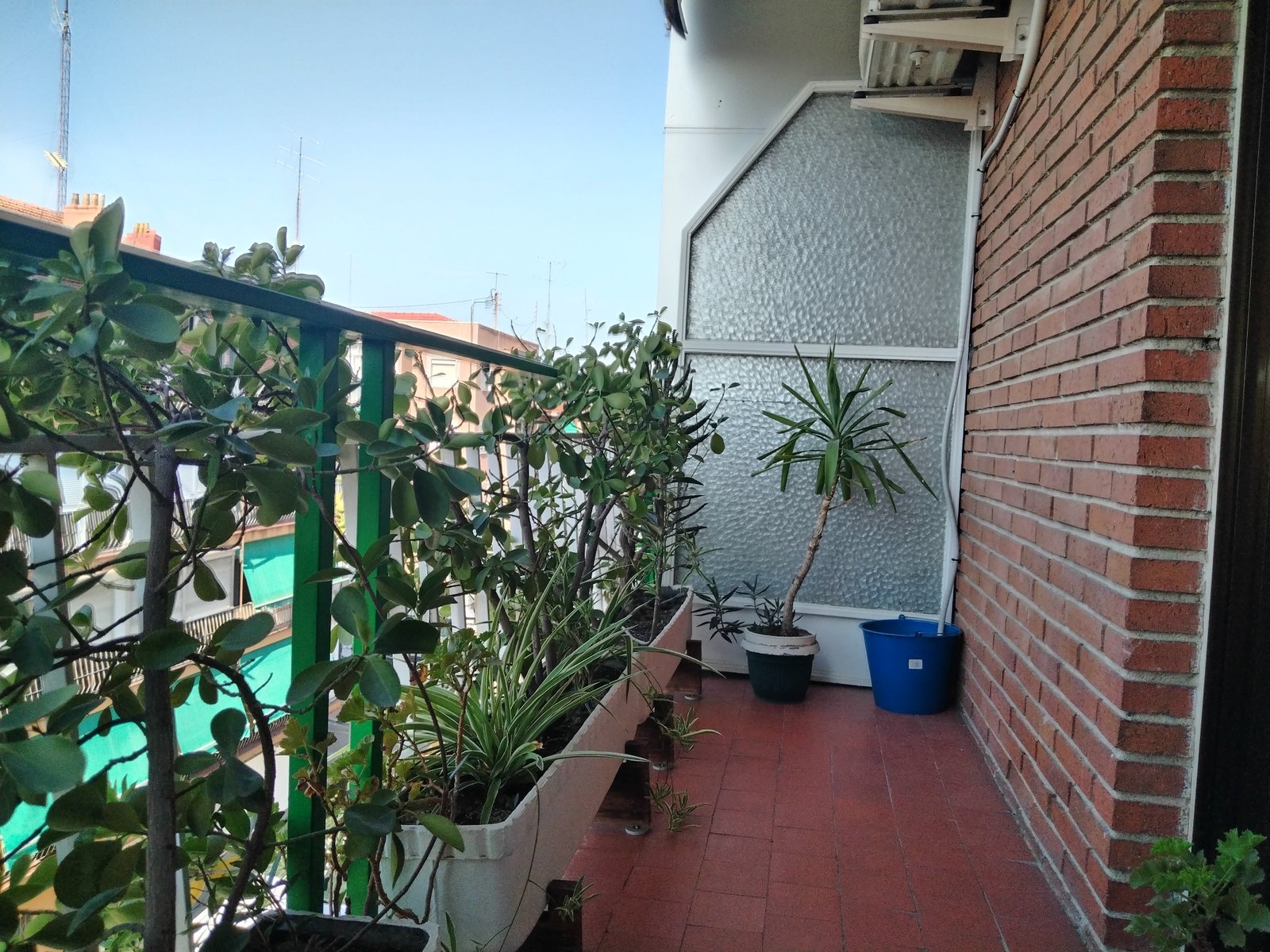 Nice room 20 minutes from ICADE and 15 minutes from IE