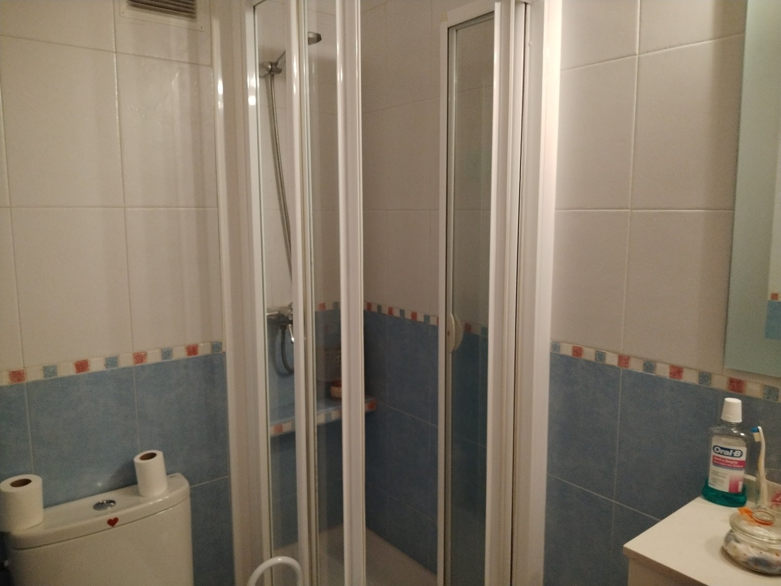 Nice room 20 minutes from ICADE and 15 minutes from IE