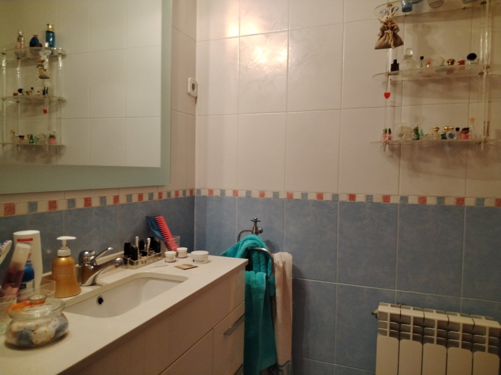 Nice room 20 minutes from ICADE and 15 minutes from IE