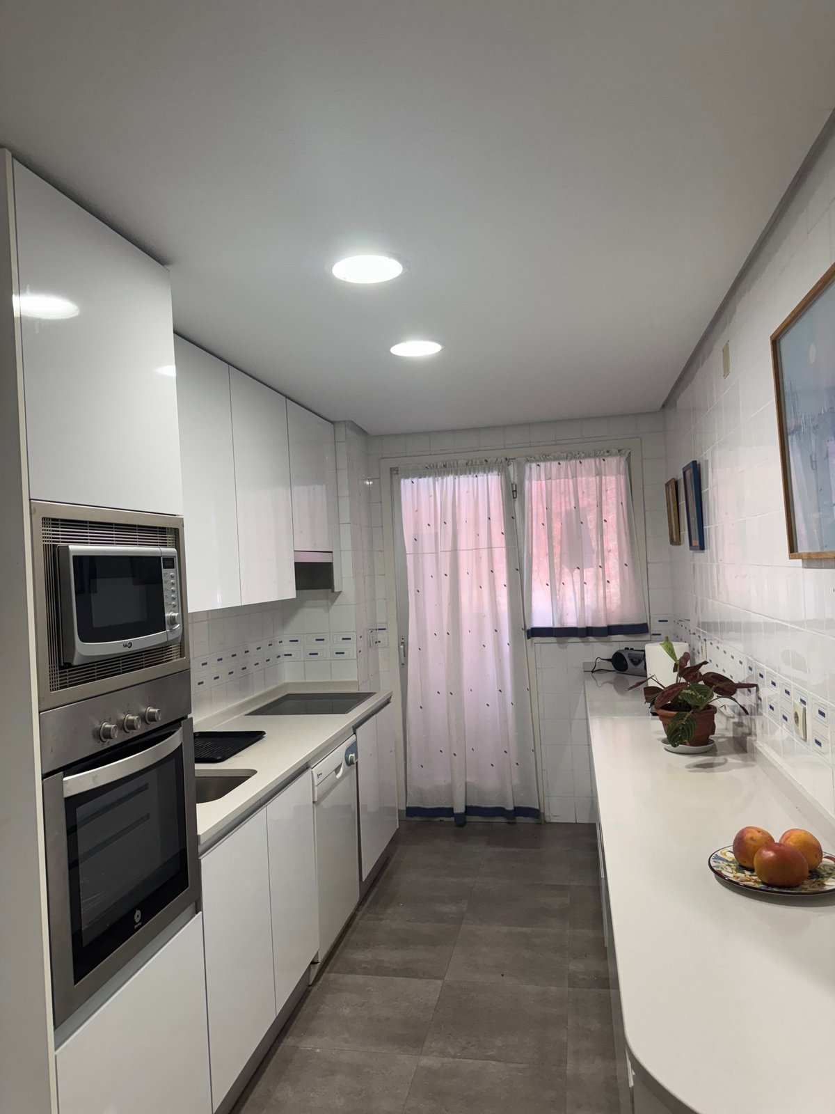 Habitación Individual 2 — Frente a La Vaguada, IE a pie, línea directa a ICADE