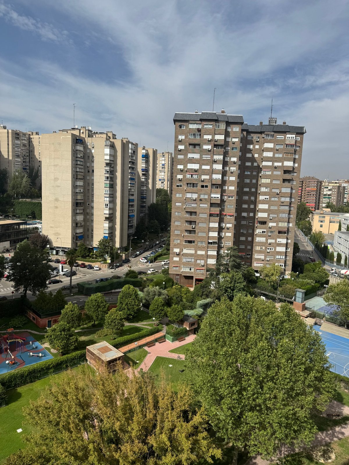 Habitación Individual 2 — Frente a La Vaguada, IE a pie, línea directa a ICADE