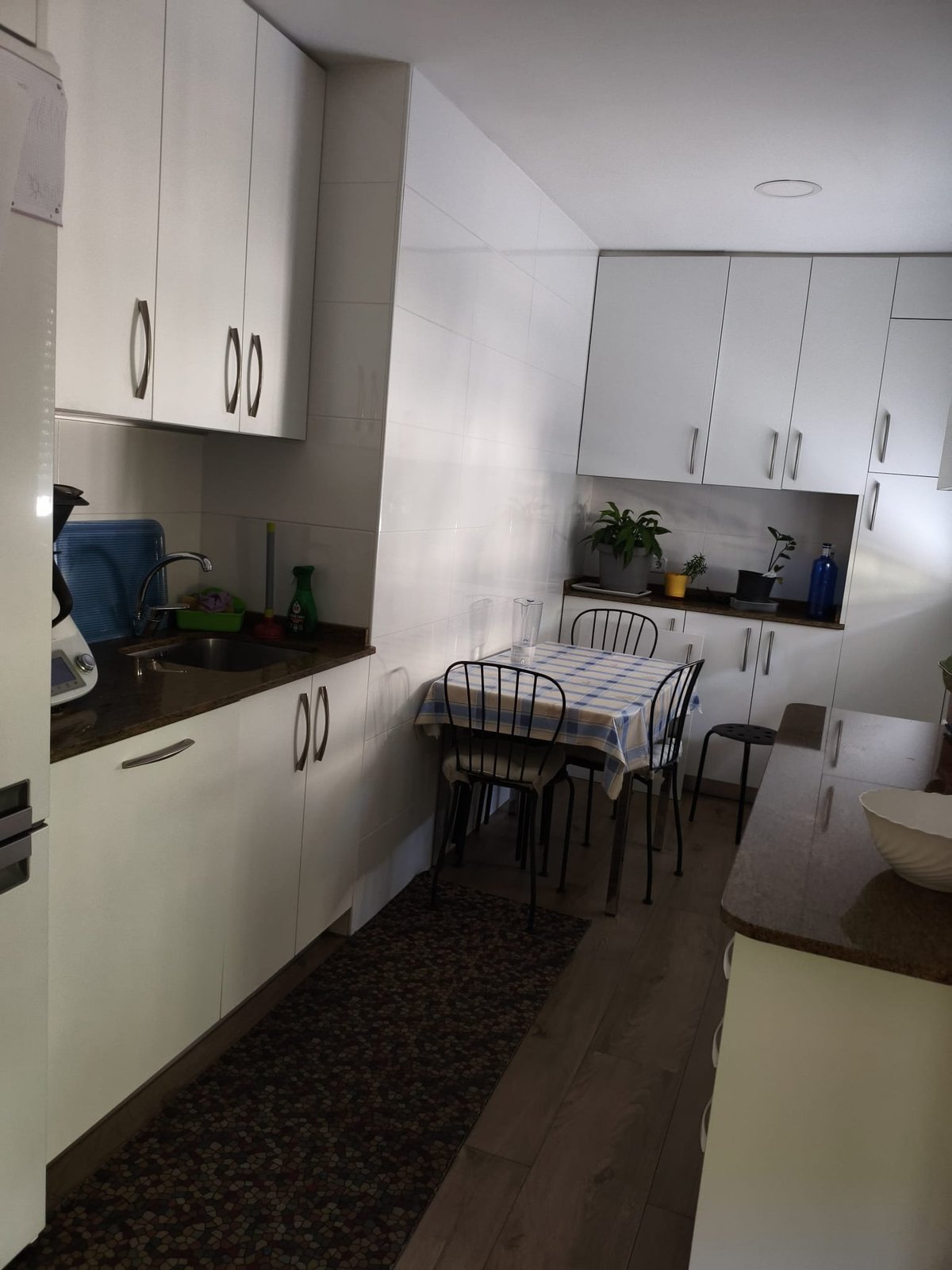Habitación grande en chalet en Chamartín