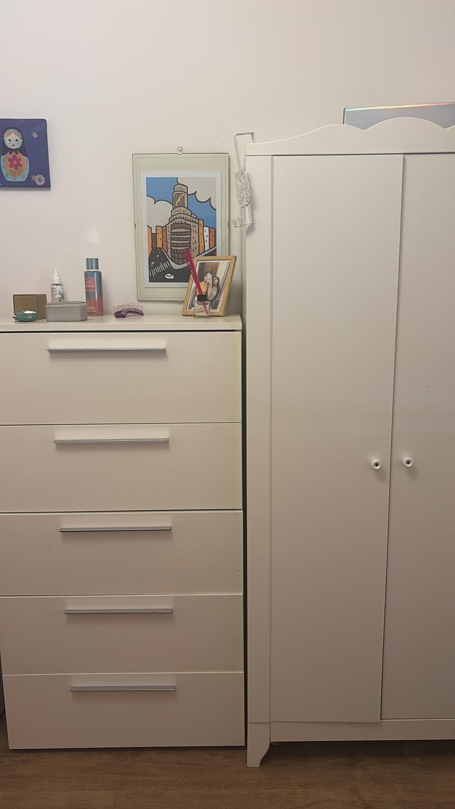 habitación amplia, exterior y luminosa para una estudiante en Madrid capital, zona universitaria