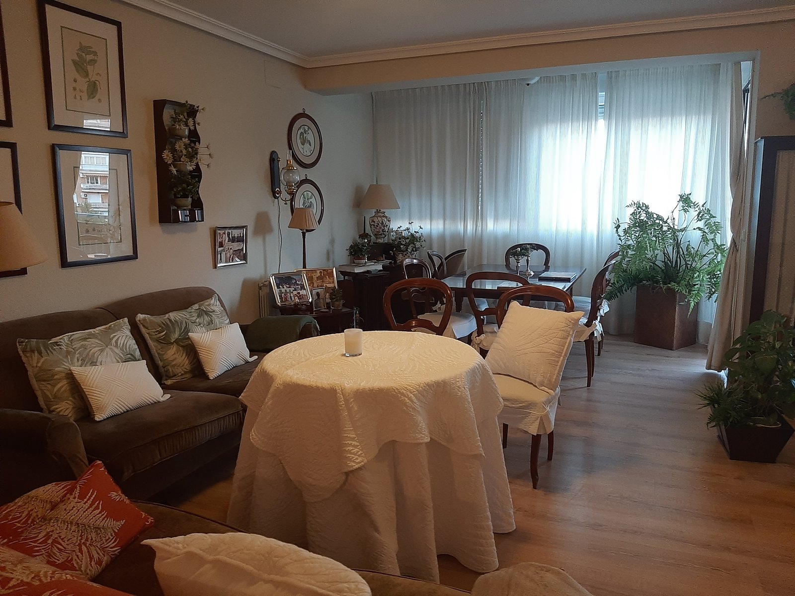 Nice individual Room in beautiful apartment. Parque de las Avenidas Line 7. Very close to Avenida de América.