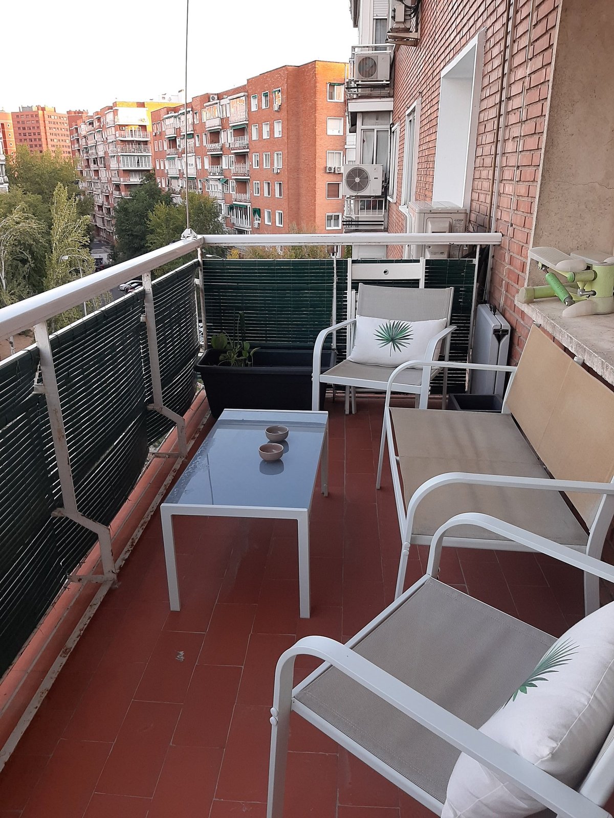 Nice individual Room in beautiful apartment. Parque de las Avenidas Line 7. Very close to Avenida de América.