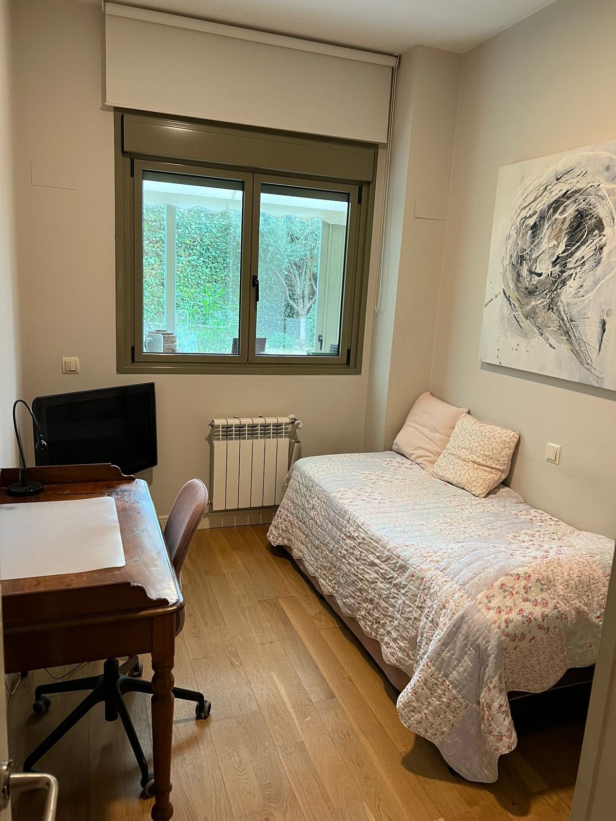 Cozy private room in Arturo Soria