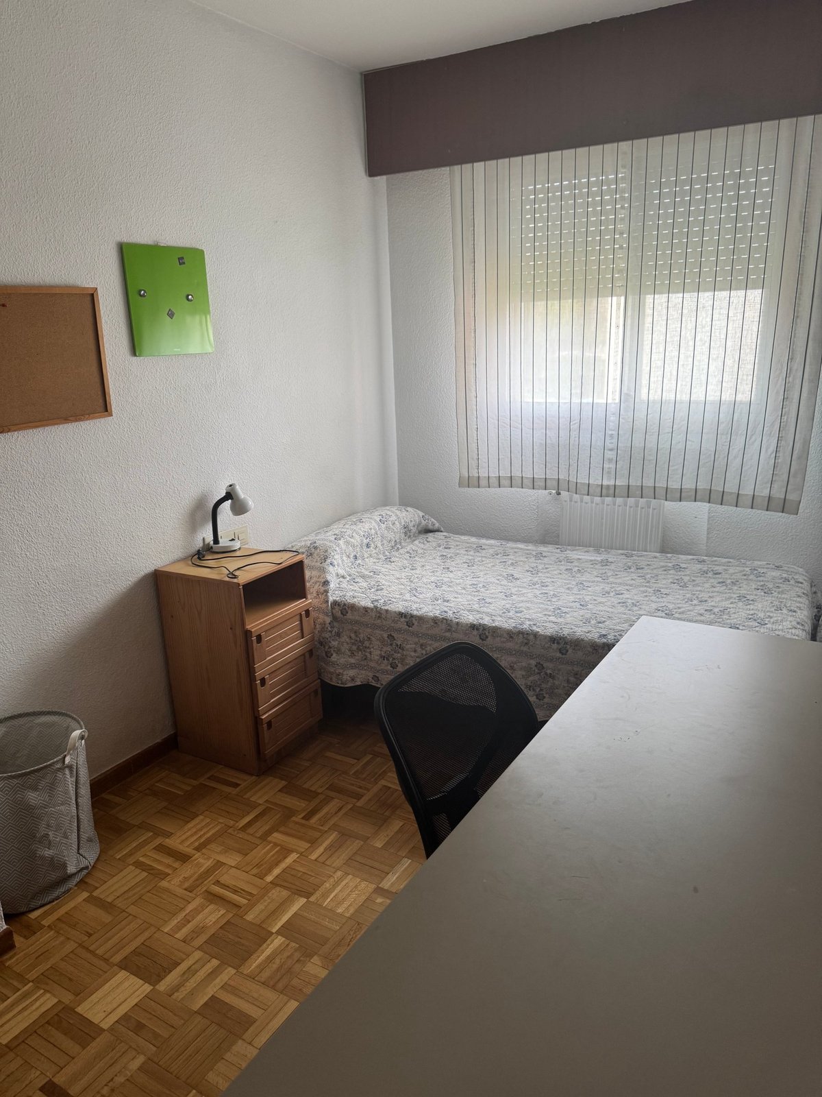 Habitación Individual 1 — Frente a La Vaguada, IE a pie, línea directa a ICADE