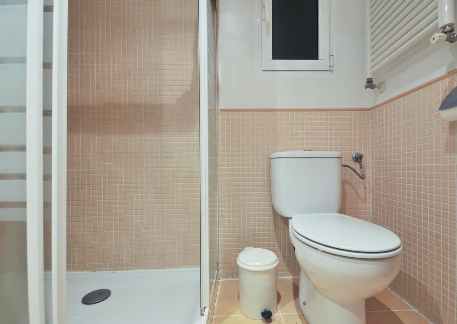 Habitación en piso de cuatro habitaciones con increíble ubicación
