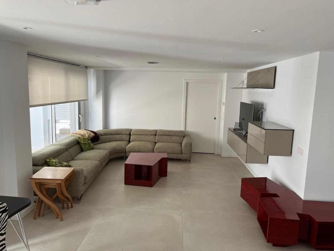 Amplia habitación tipo estudio